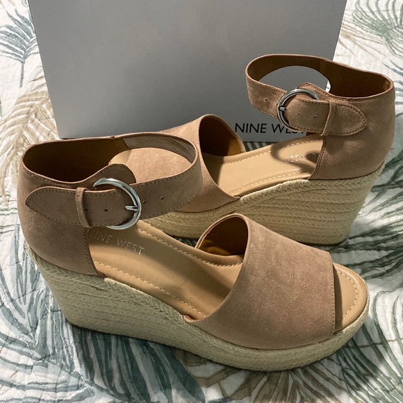 NINE WEST ADELL2 9.5 - Picture 1 of 9
